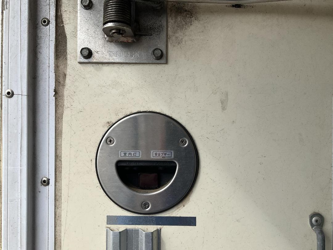 Photo '29' of Isuzu ELF 2 AXLE BOX BODY Box Body