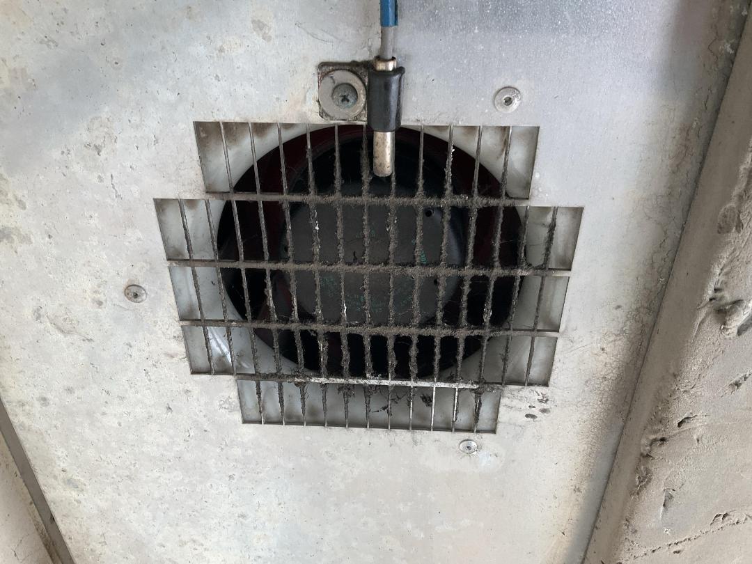 Photo '27' of Isuzu ELF 2 AXLE BOX BODY Box Body