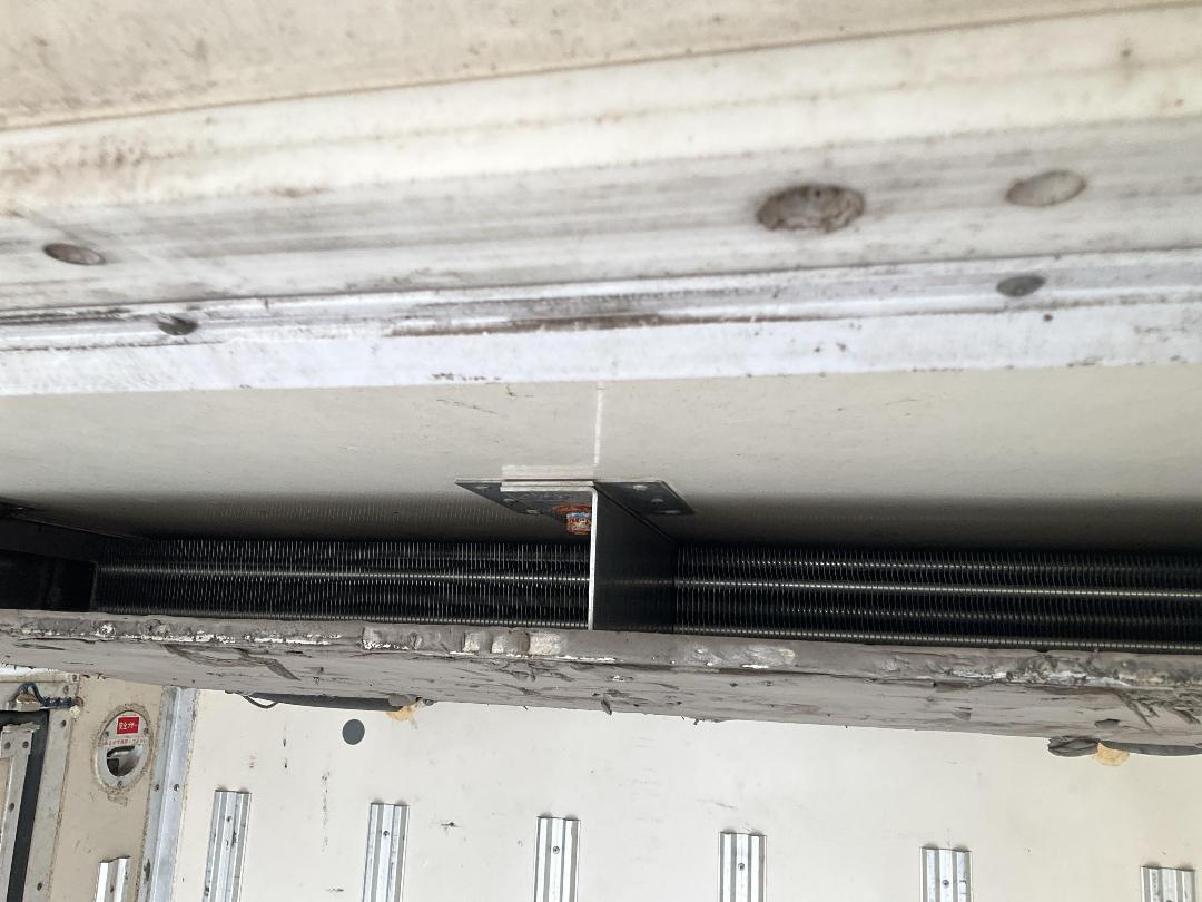 Photo '32' of Isuzu ELF 2 AXLE BOX BODY Box Body