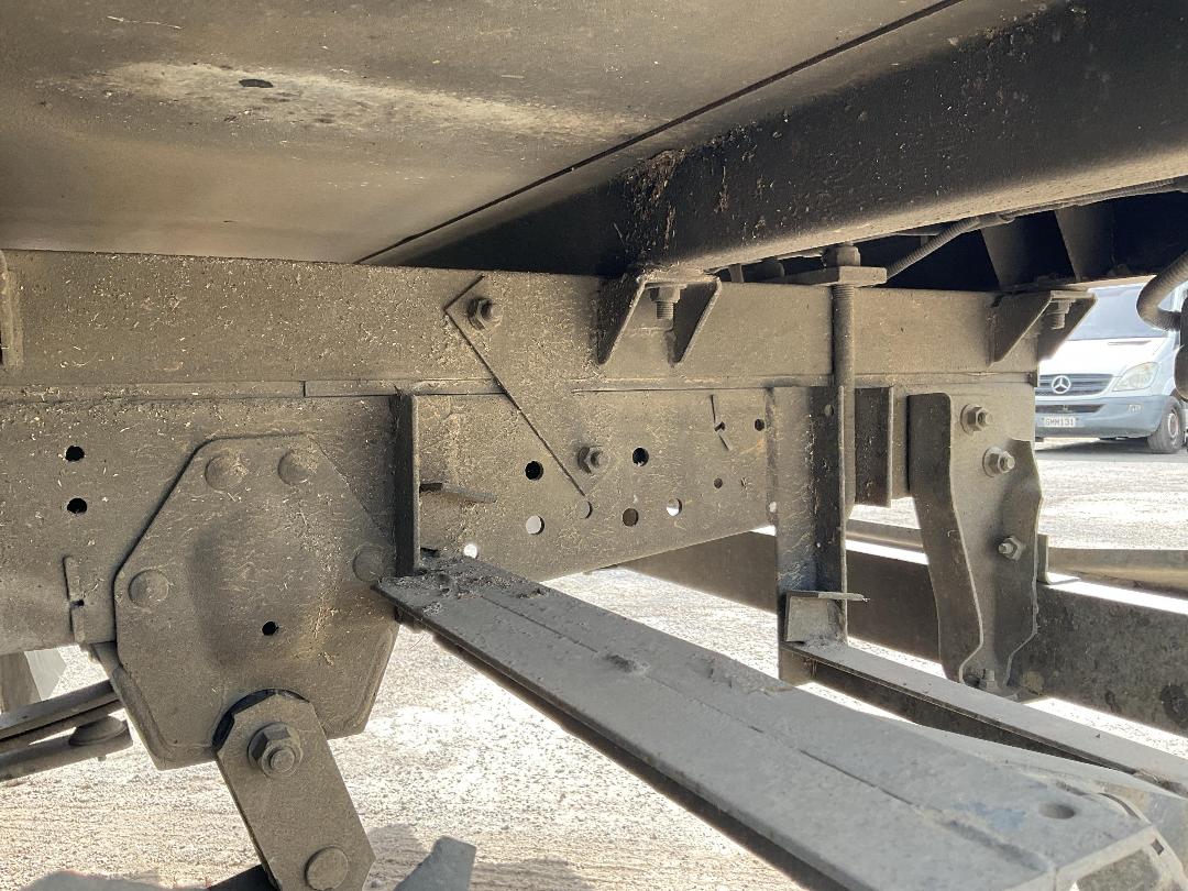 Photo '36' of Isuzu ELF 2 AXLE BOX BODY Box Body