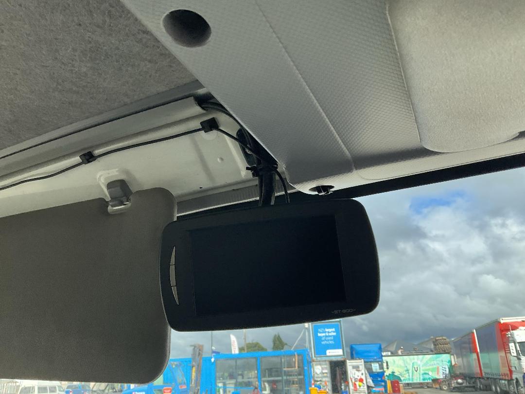 Photo '19' of Isuzu ELF 2 AXLE BOX BODY Box Body