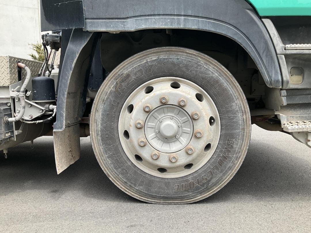 Photo '17' of Isuzu EXY 530 Tractor Unit