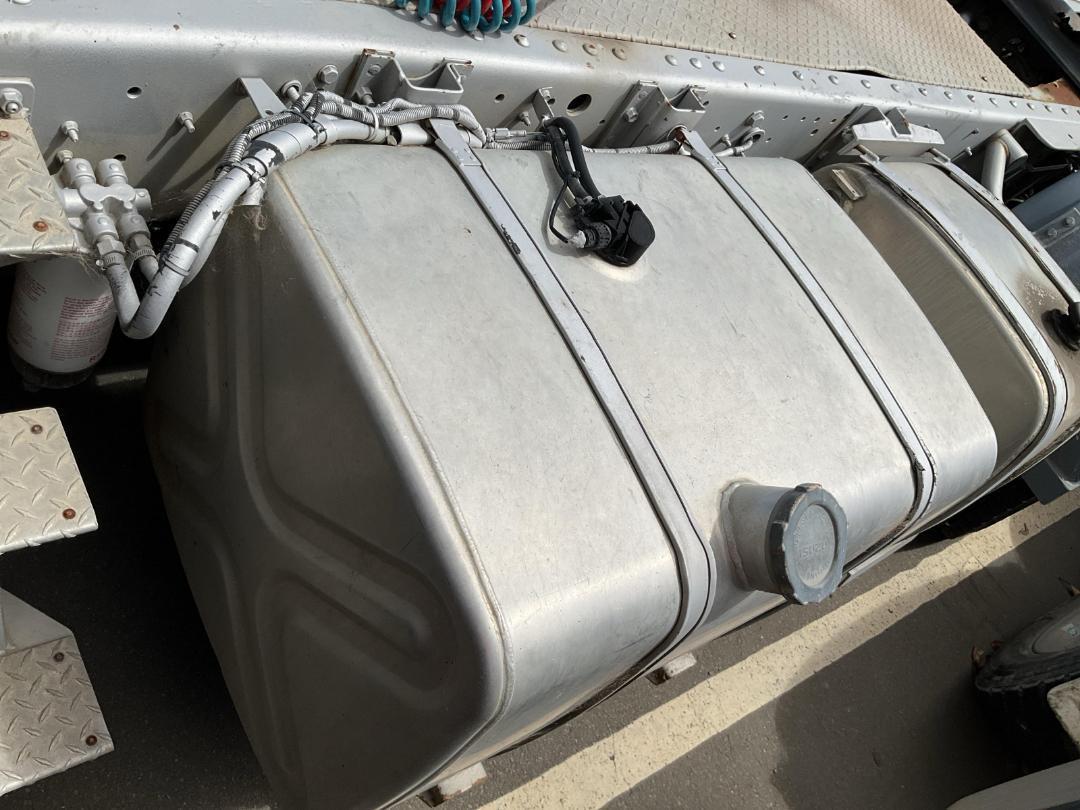 Photo '28' of Isuzu EXY 530 Tractor Unit