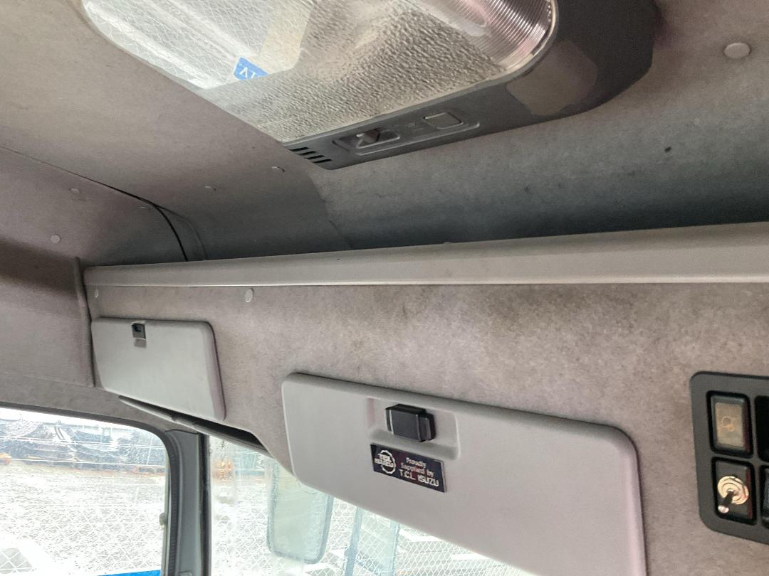 Photo '37' of Isuzu EXY 530 Tractor Unit