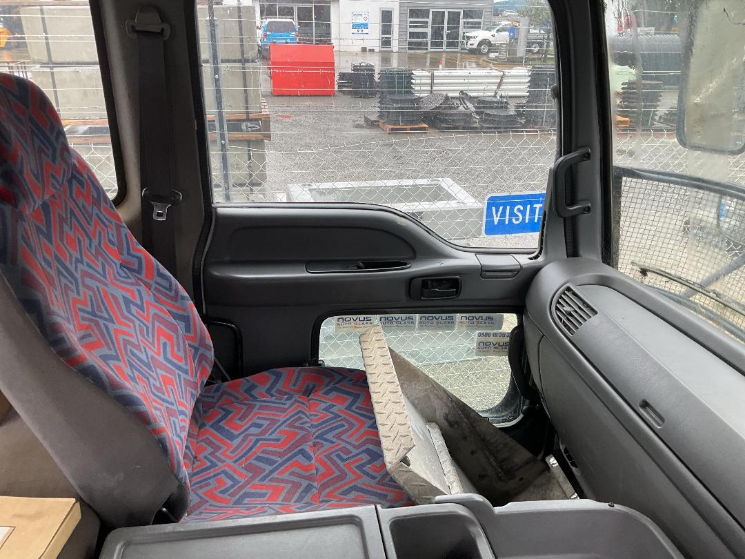 Photo '34' of Isuzu EXY 530 Tractor Unit