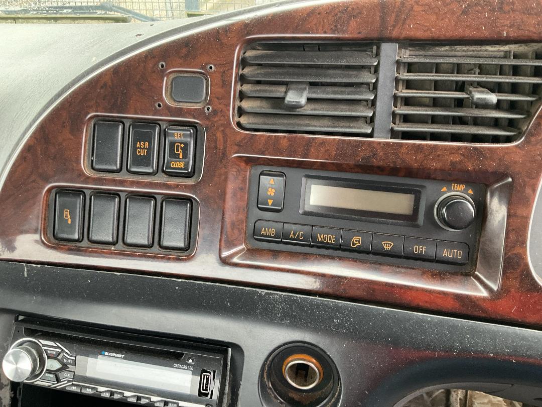 Photo '38' of Isuzu EXY 530 Tractor Unit