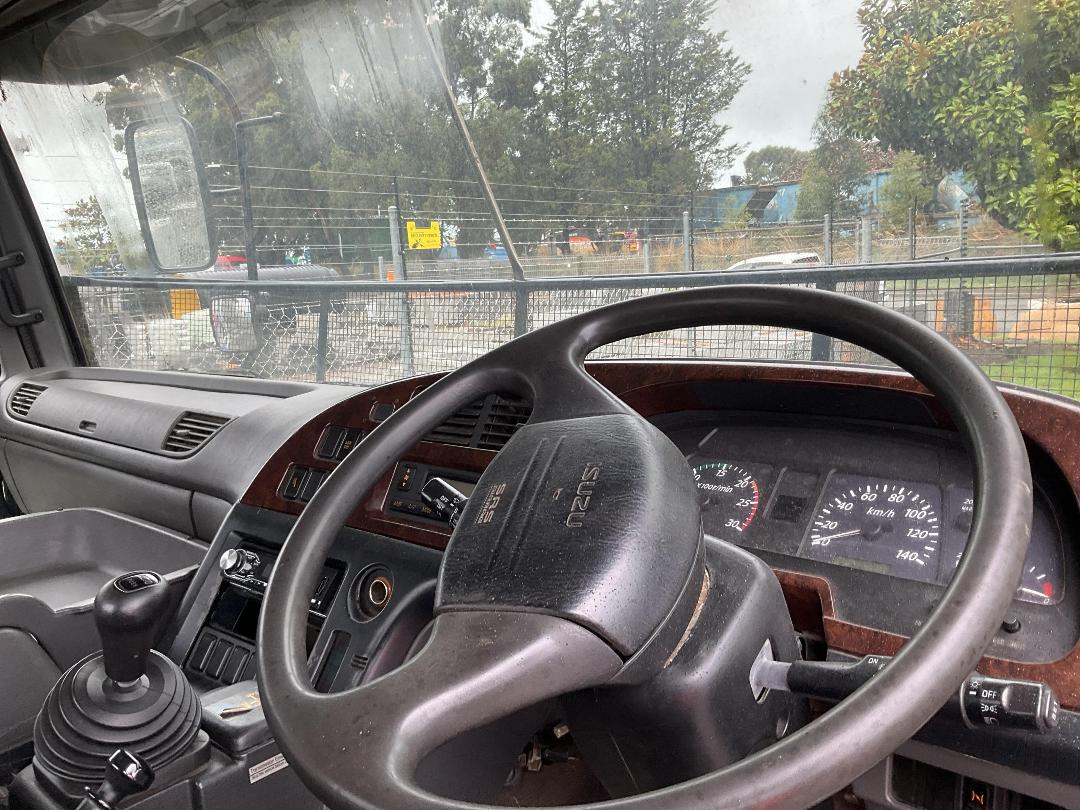 Photo '48' of Isuzu EXY 530 Tractor Unit