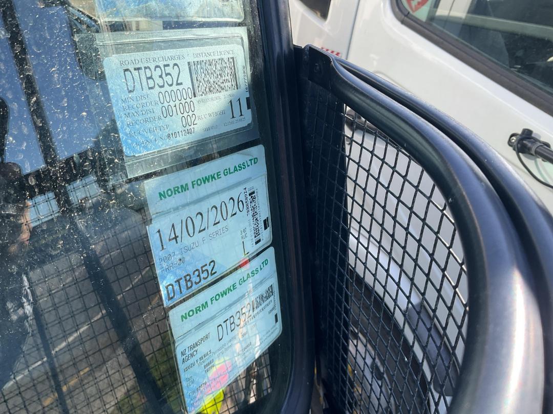 Photo '29' of Isuzu F Series FRR500 Cherry Picker/EWP Photo '29' of Isuzu F Series FRR500 Cherry Picker/EWP