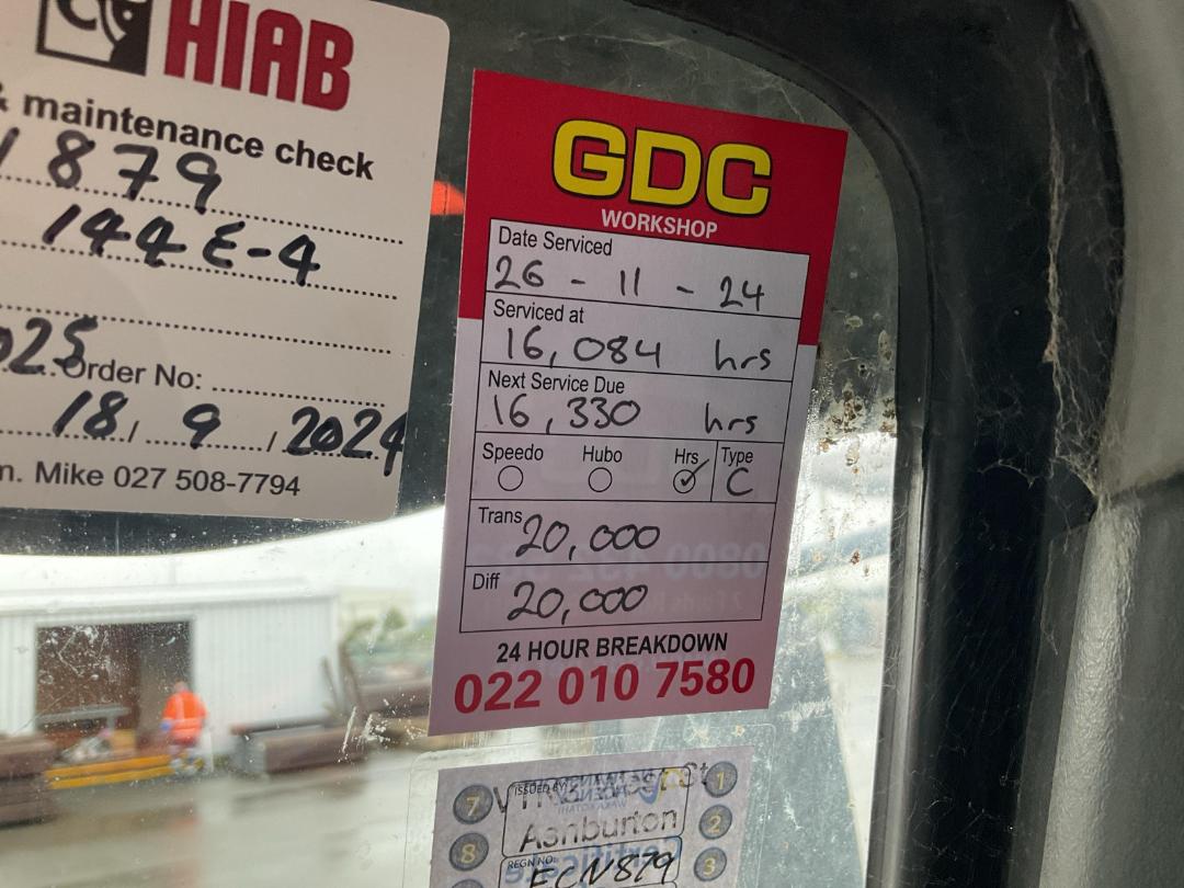 Photo '26' of Isuzu FVR 800 Flat Deck Crane