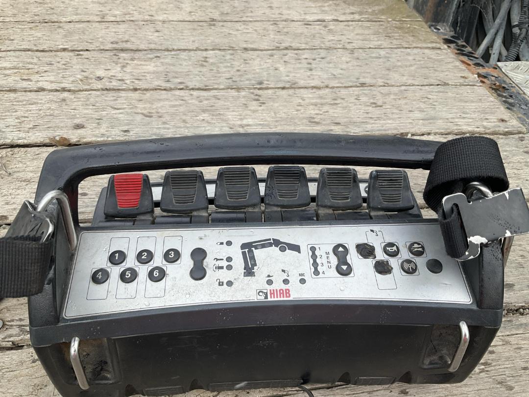 Photo '20' of Isuzu FVR 800 Flat Deck Crane