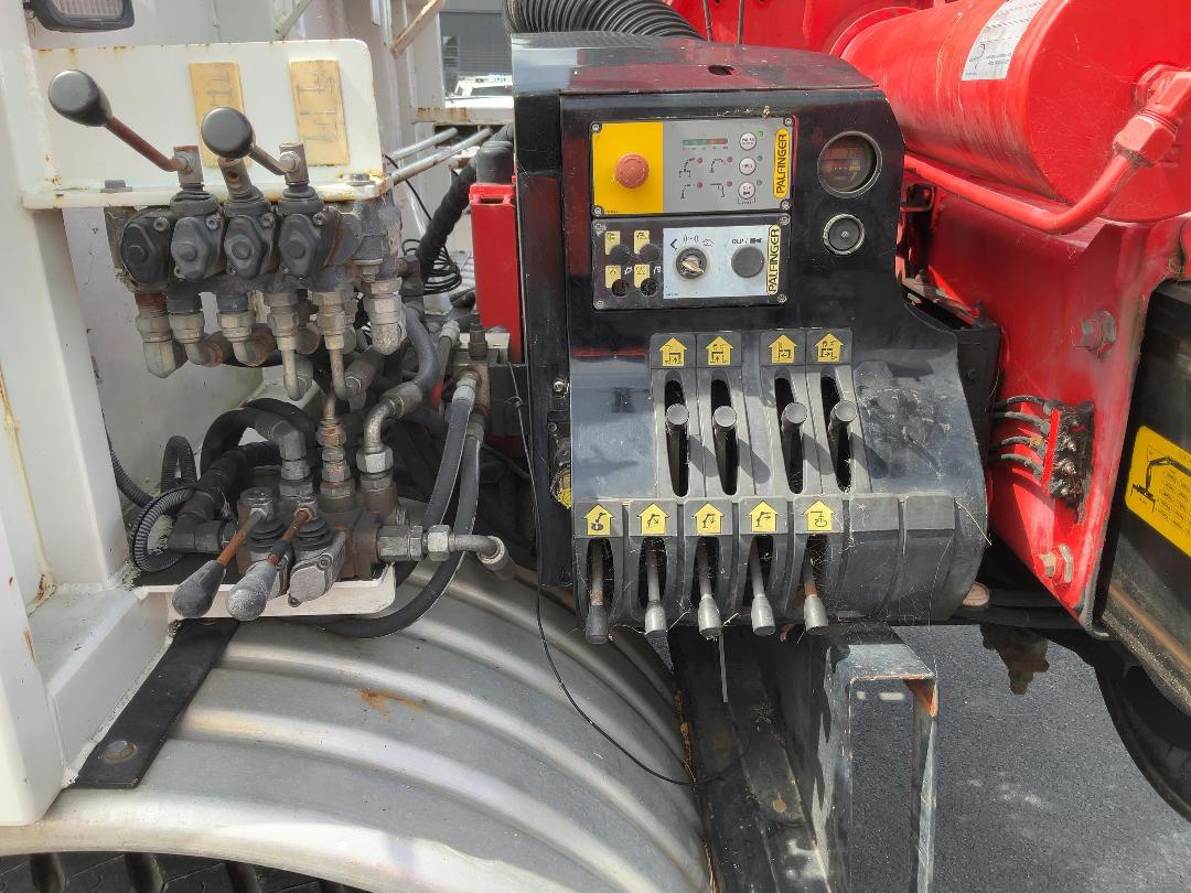 Photo '14' of Isuzu FVZ 1400 Flat Deck Crane