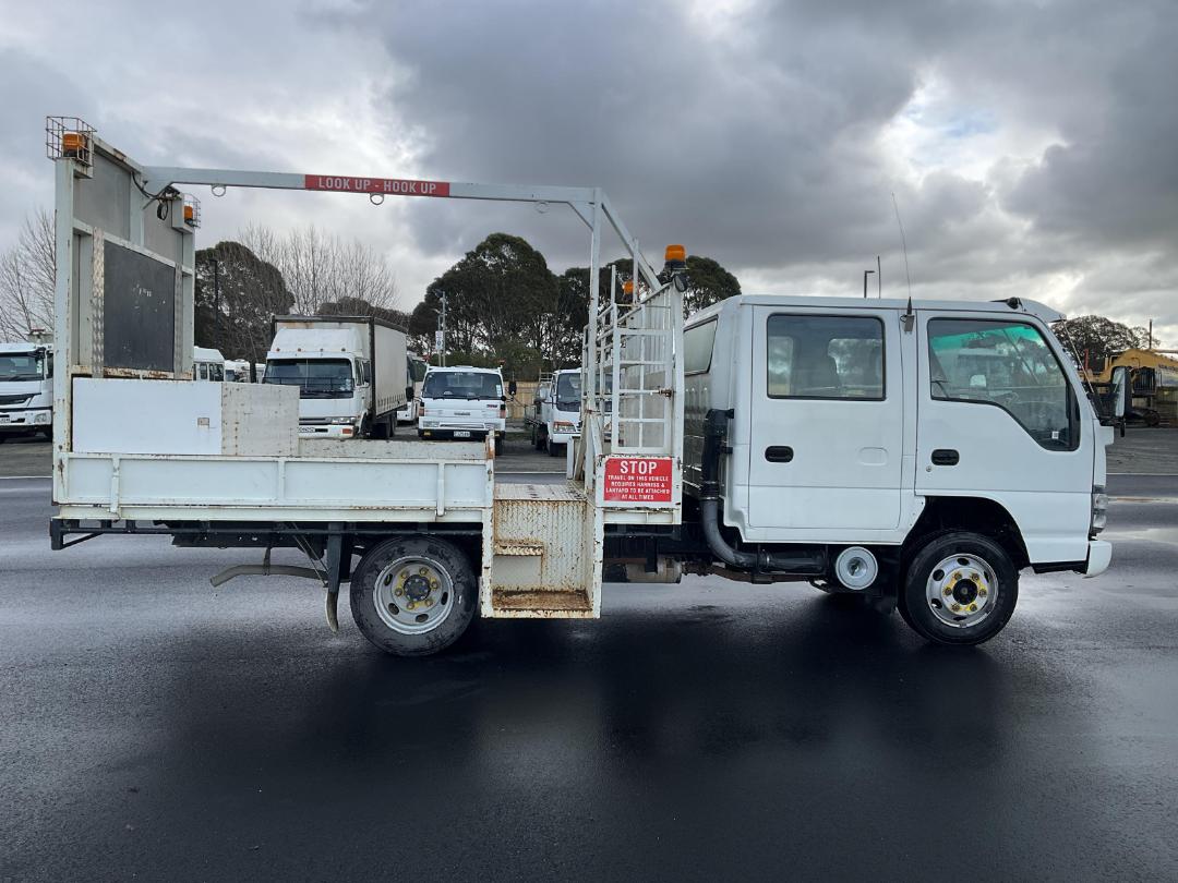 Photo '3' of Isuzu NPR 400C Traffic Management Photo '3' of Isuzu NPR 400C Traffic Management