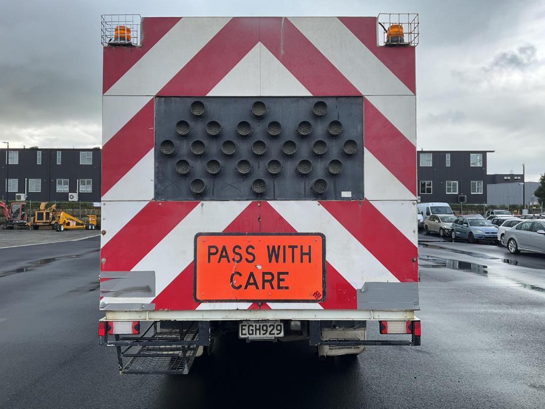 Photo '5' of Isuzu NPR 400C Traffic Management Photo '5' of Isuzu NPR 400C Traffic Management