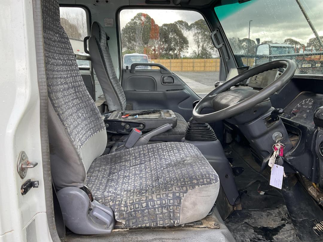 Photo '14' of Isuzu NPR 400C Traffic Management Photo '14' of Isuzu NPR 400C Traffic Management