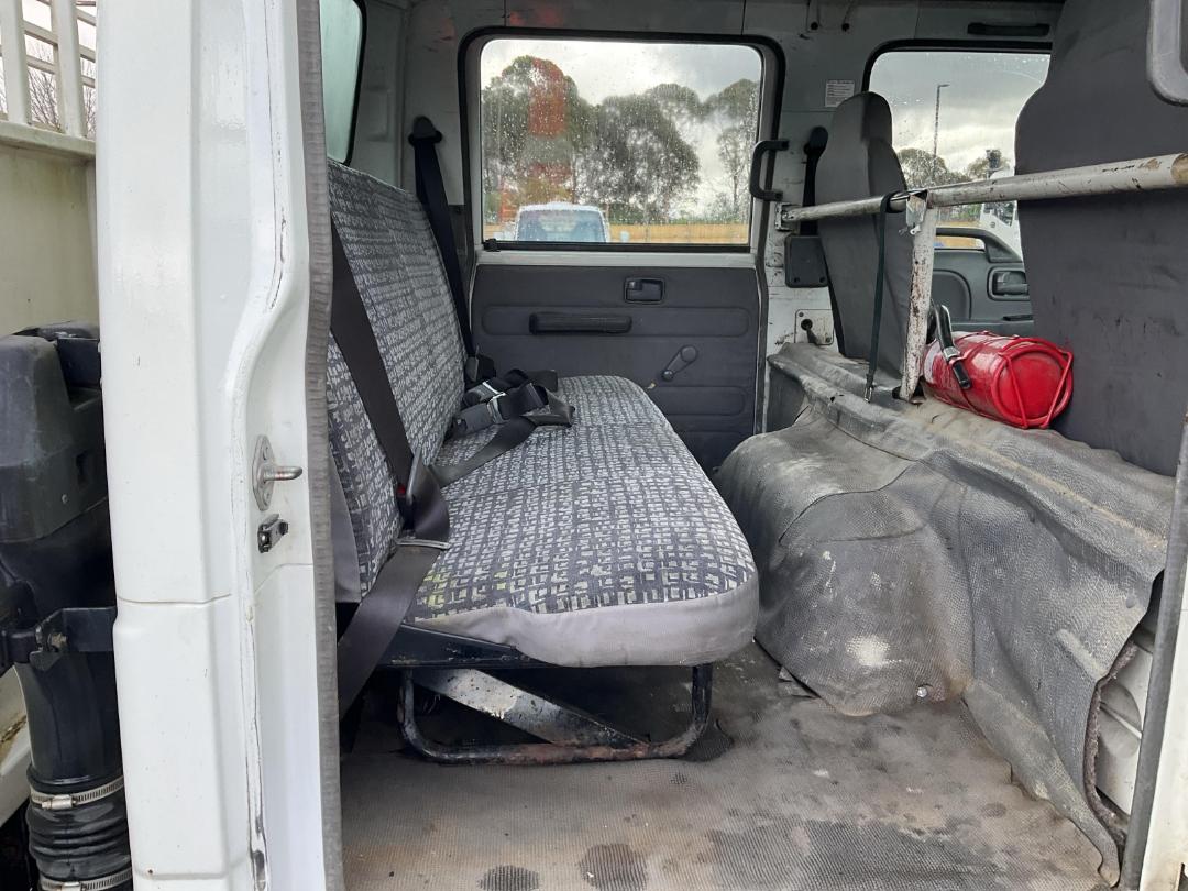 Photo '15' of Isuzu NPR 400C Traffic Management Photo '15' of Isuzu NPR 400C Traffic Management