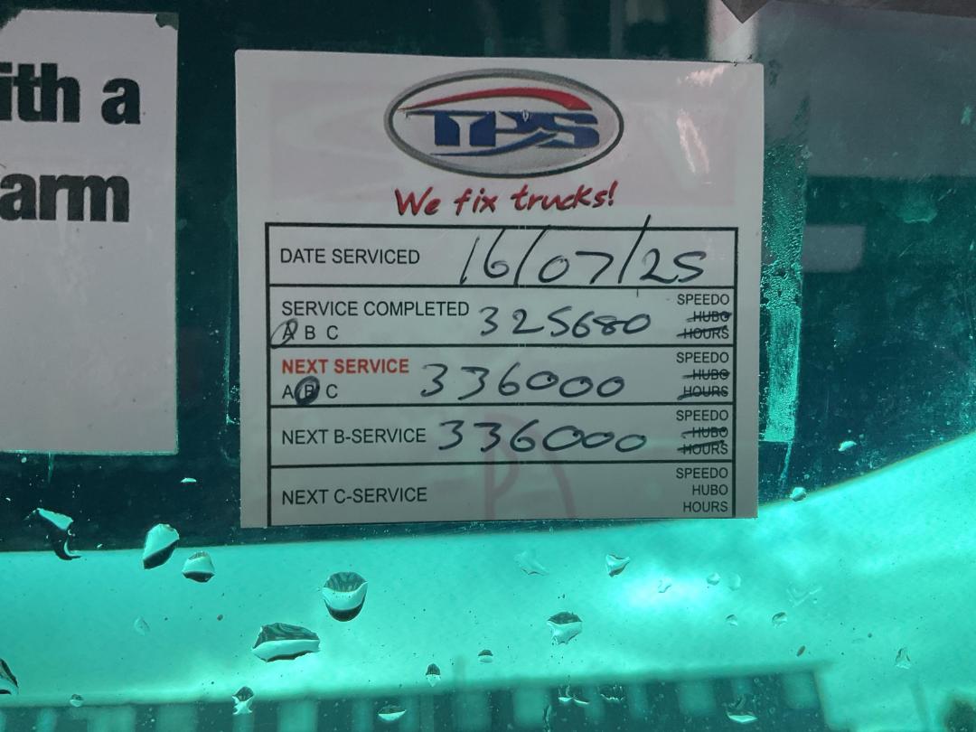 Photo '35' of Isuzu NPR 400C Traffic Management Photo '35' of Isuzu NPR 400C Traffic Management