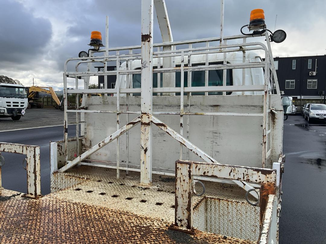 Photo '21' of Isuzu NPR 400C Traffic Management Photo '21' of Isuzu NPR 400C Traffic Management