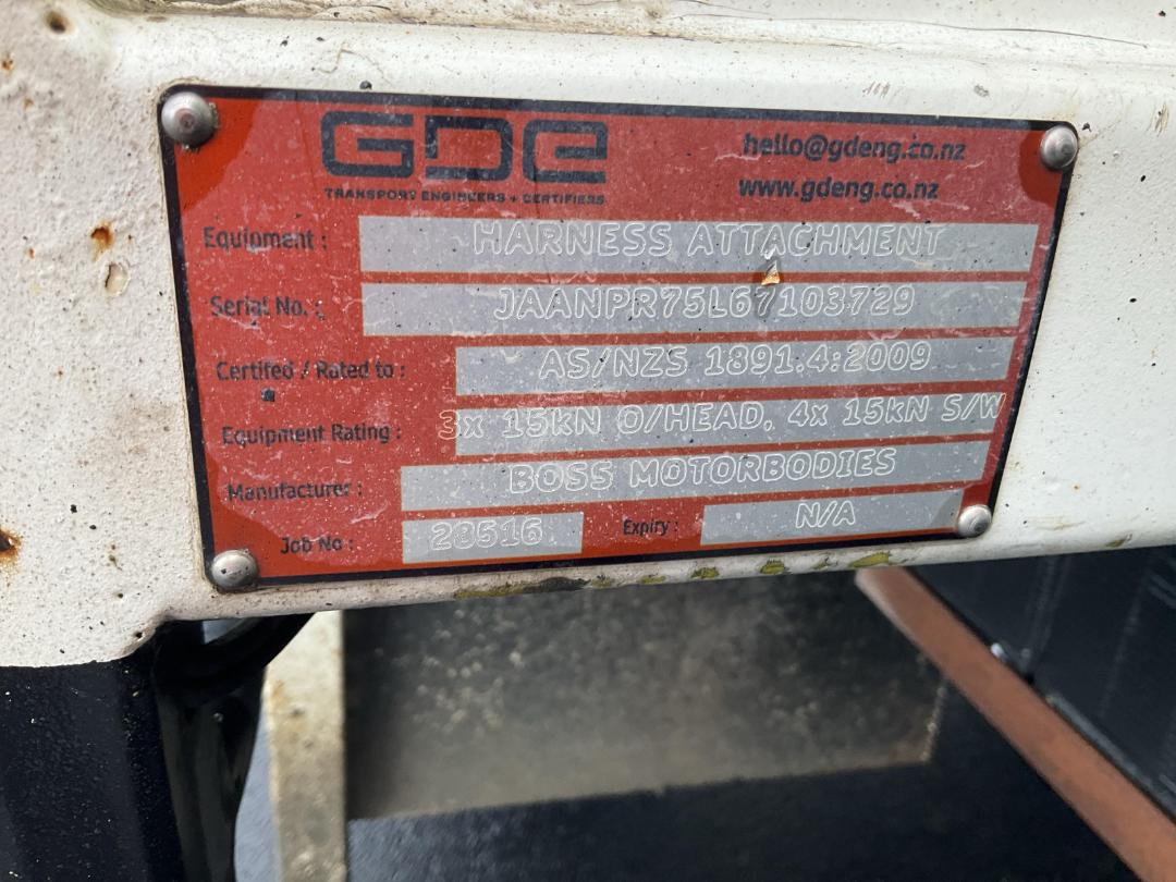 Photo '24' of Isuzu NPR 400C Traffic Management Photo '24' of Isuzu NPR 400C Traffic Management