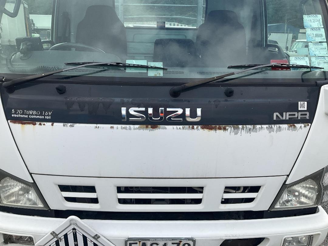 Photo '16' of Isuzu NPR 450M Flat Deck