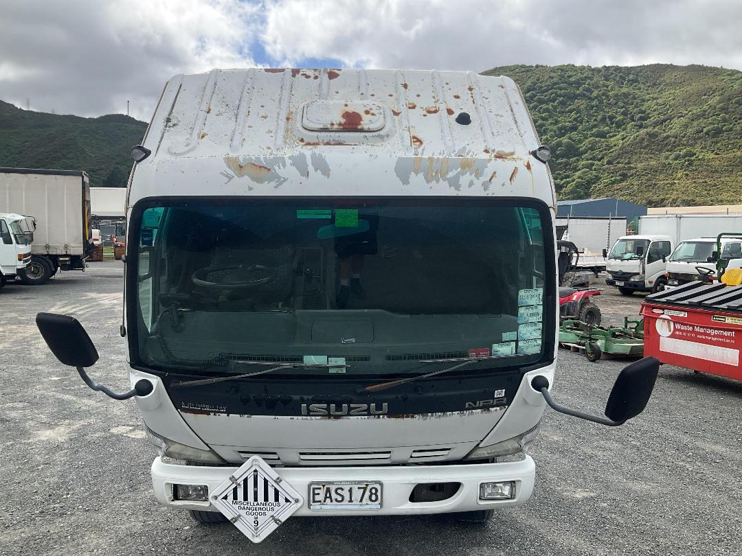 Photo '12' of Isuzu NPR 450M Flat Deck