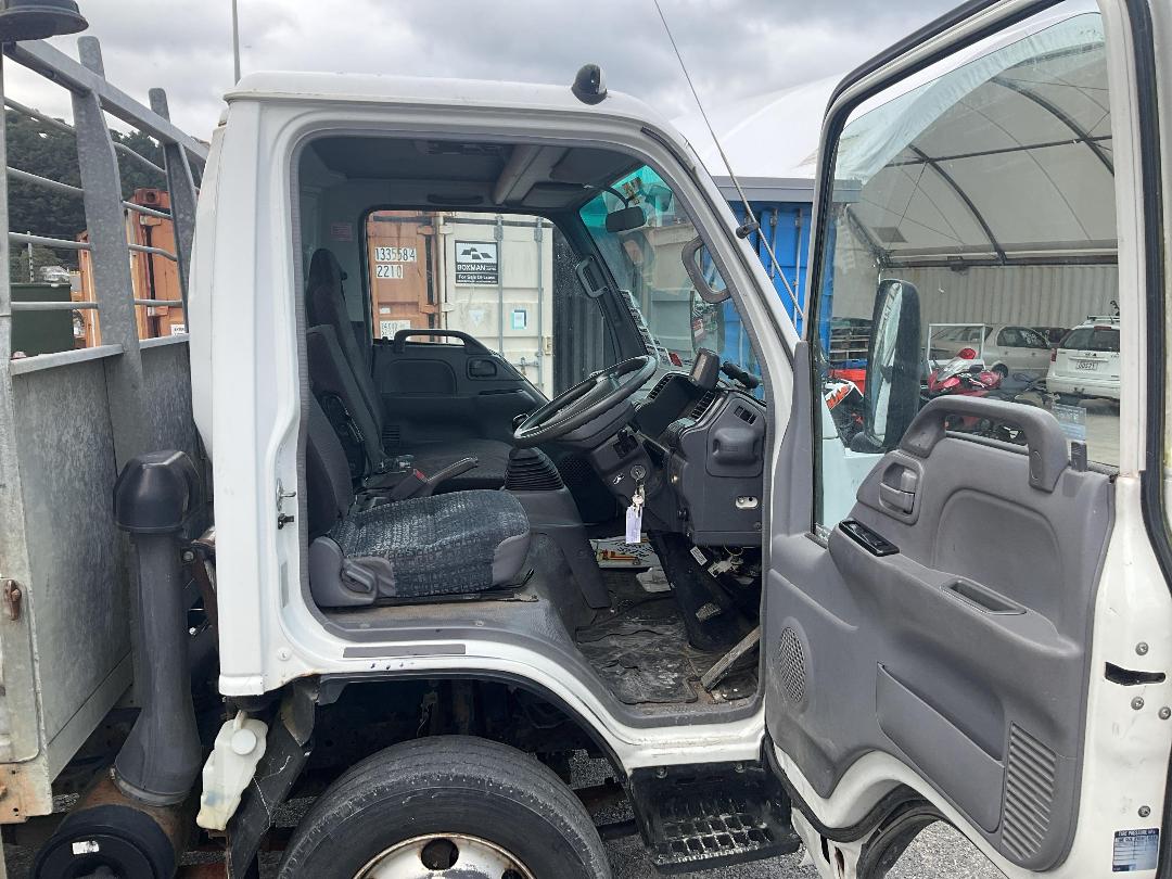 Photo '28' of Isuzu NPR 450M Flat Deck