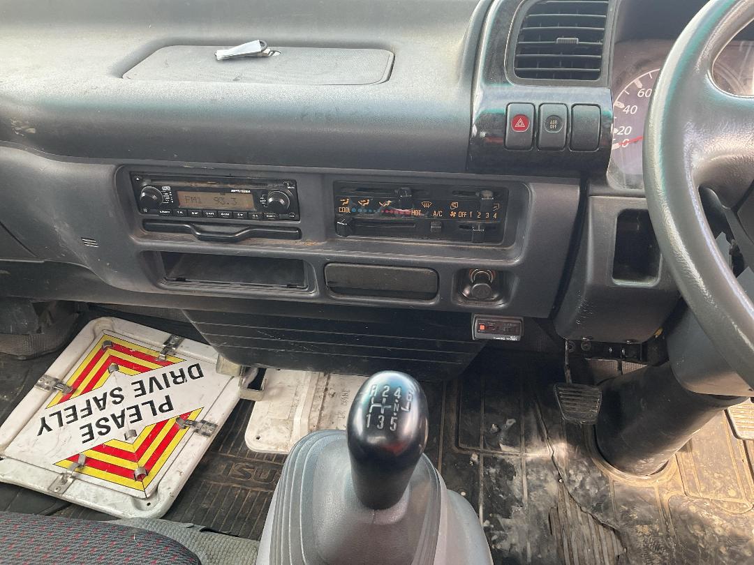 Photo '29' of Isuzu NPR 450M Flat Deck