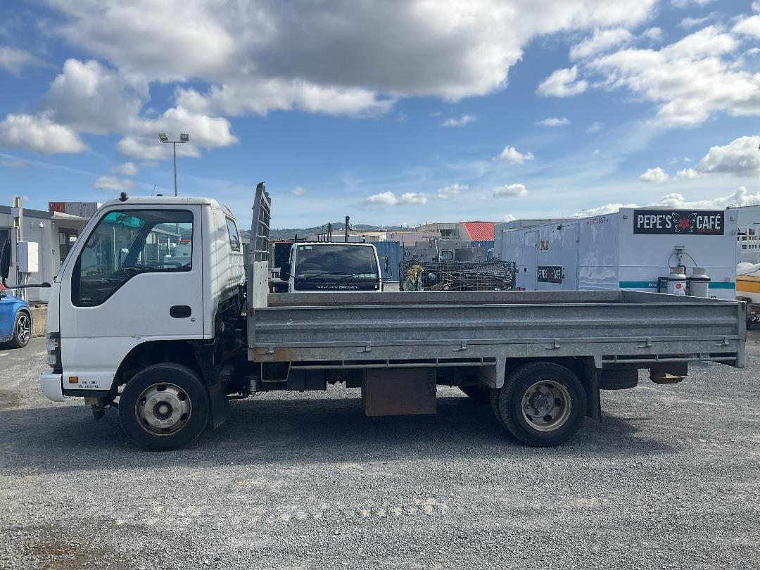 Photo '9' of Isuzu NPR 450M Flat Deck