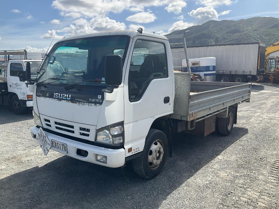 Photo '10' of Isuzu NPR 450M Flat Deck