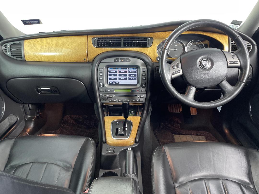 Photo '18' of Jaguar X-Type