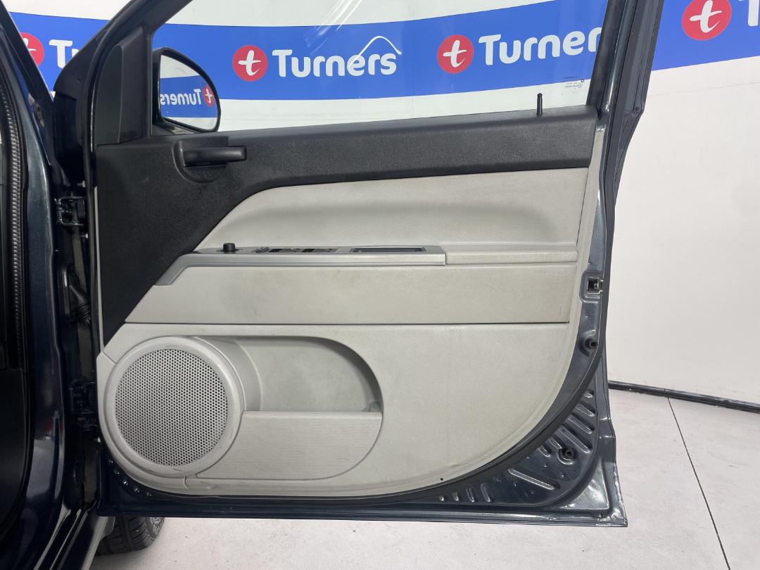 Photo '15' of Jeep Compass