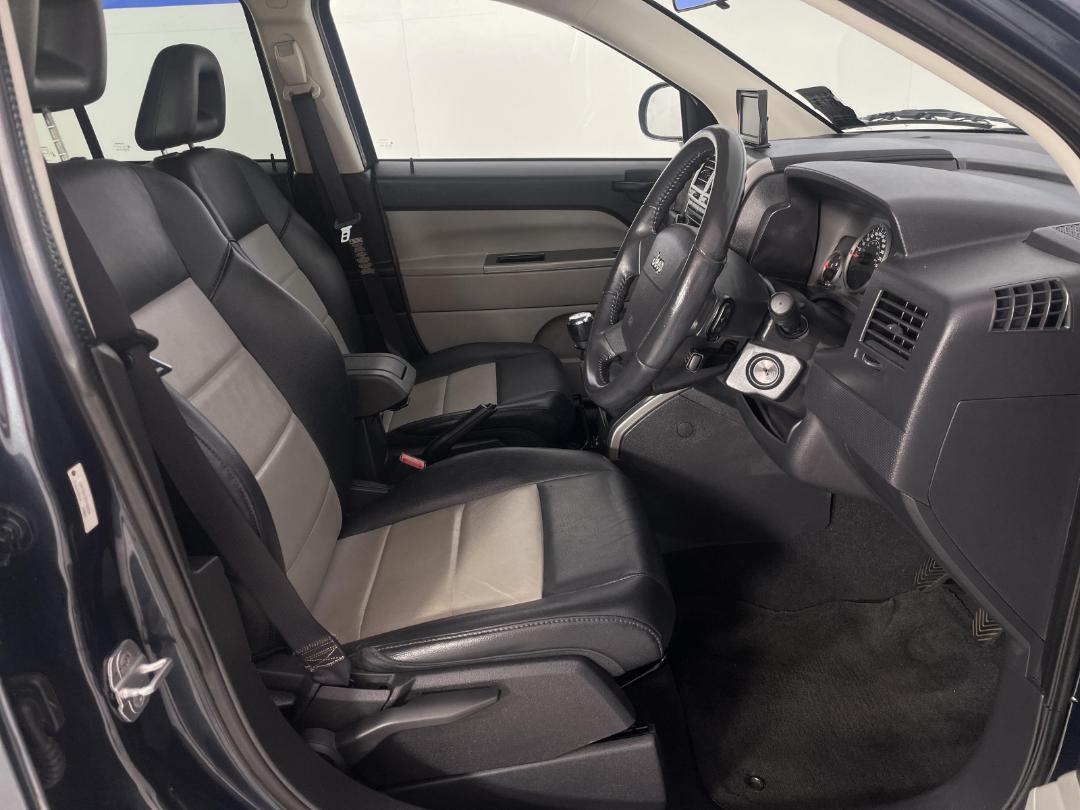 Photo '16' of Jeep Compass