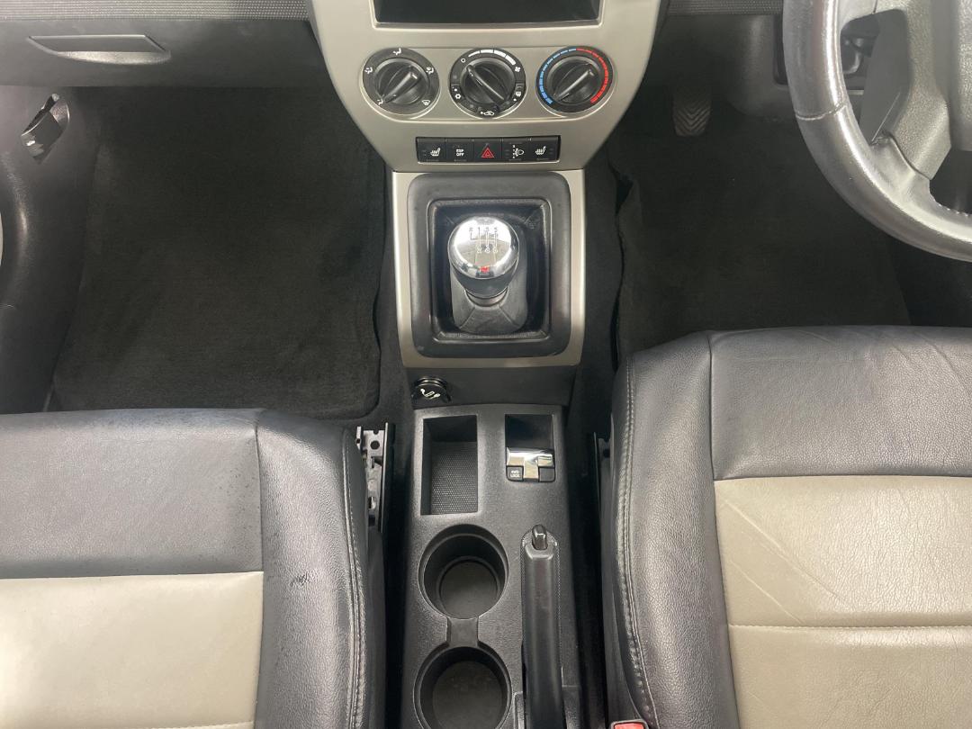 Photo '18' of Jeep Compass