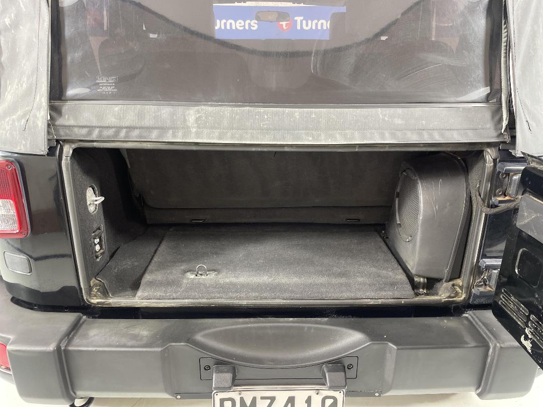 Photo '14' of Jeep Wrangler