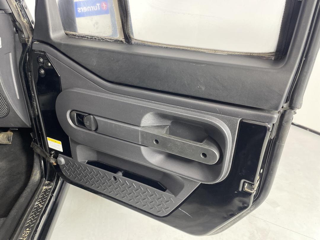 Photo '15' of Jeep Wrangler