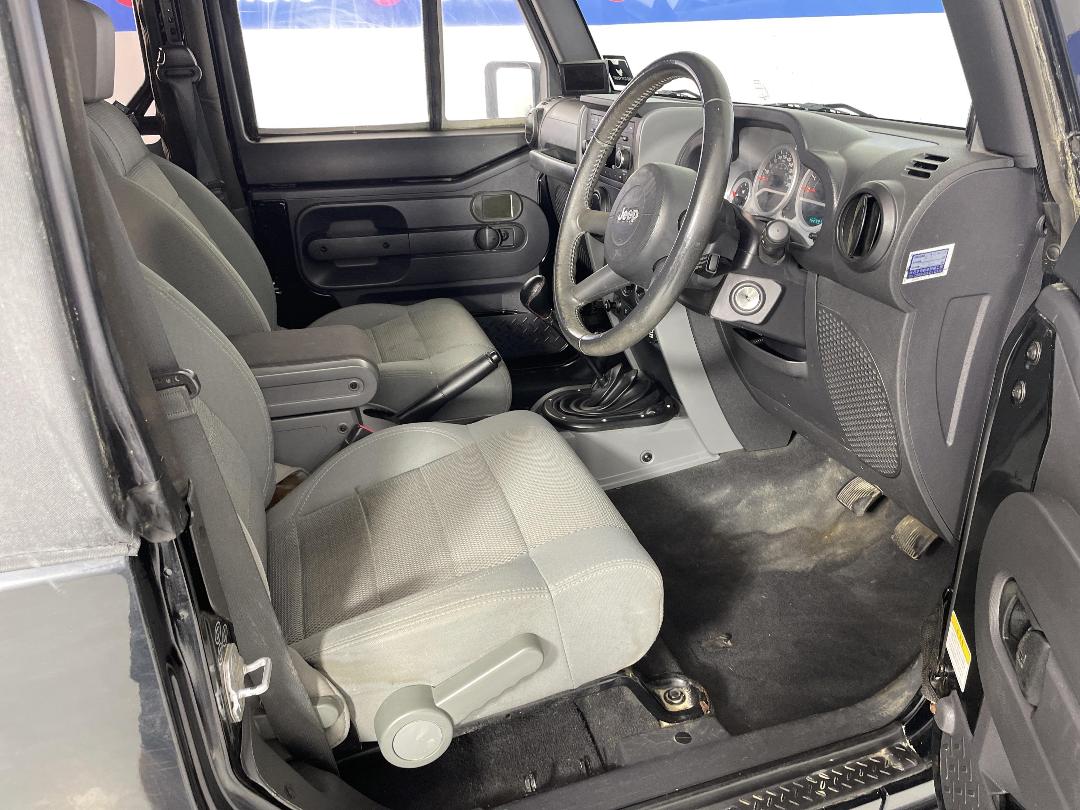 Photo '16' of Jeep Wrangler