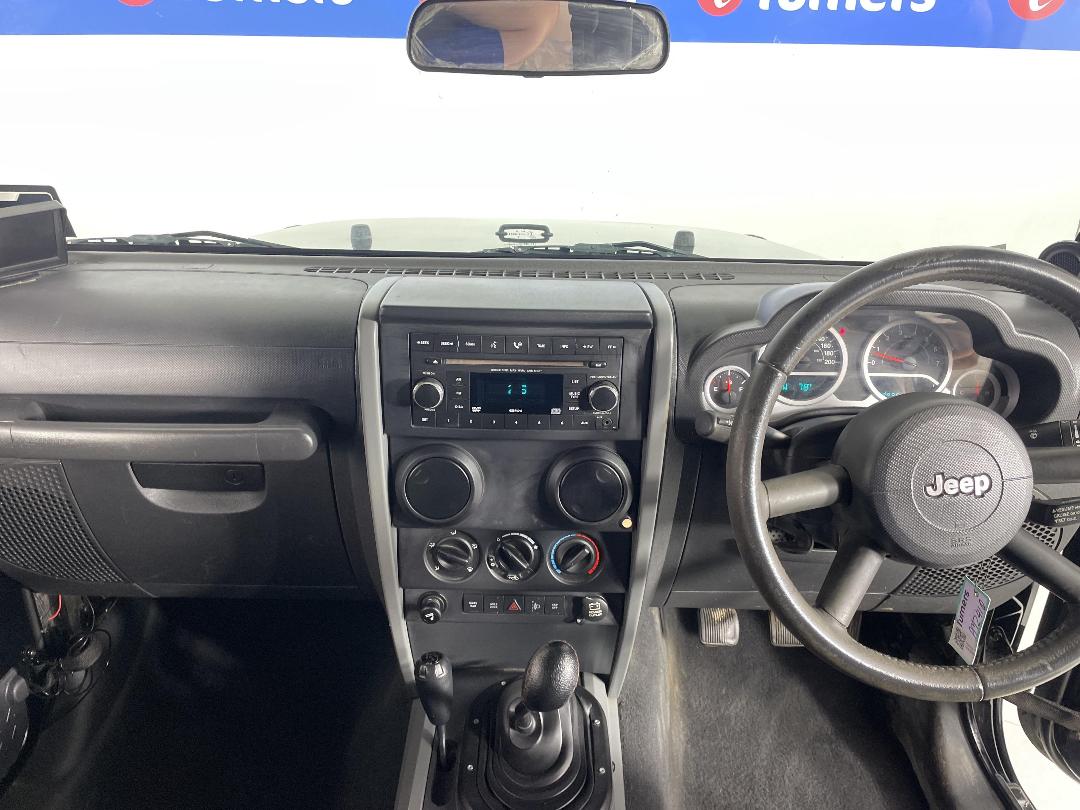 Photo '17' of Jeep Wrangler