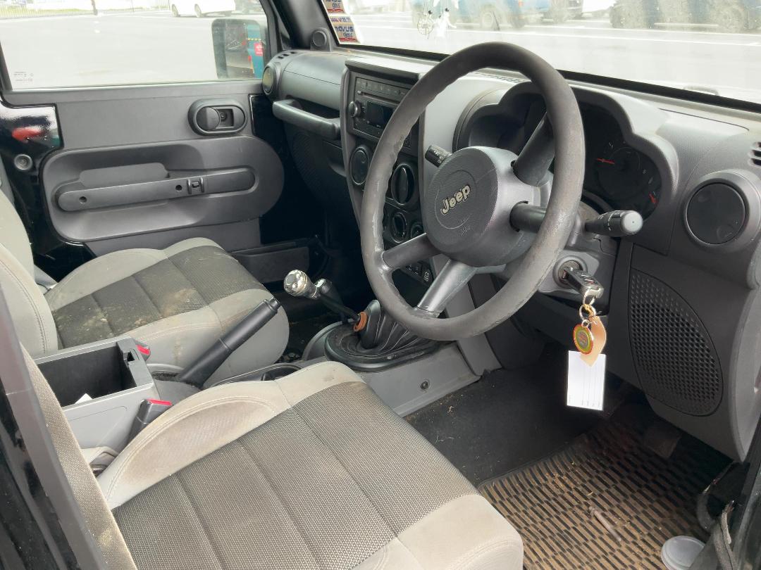 Photo '11' of Jeep Wrangler Sport