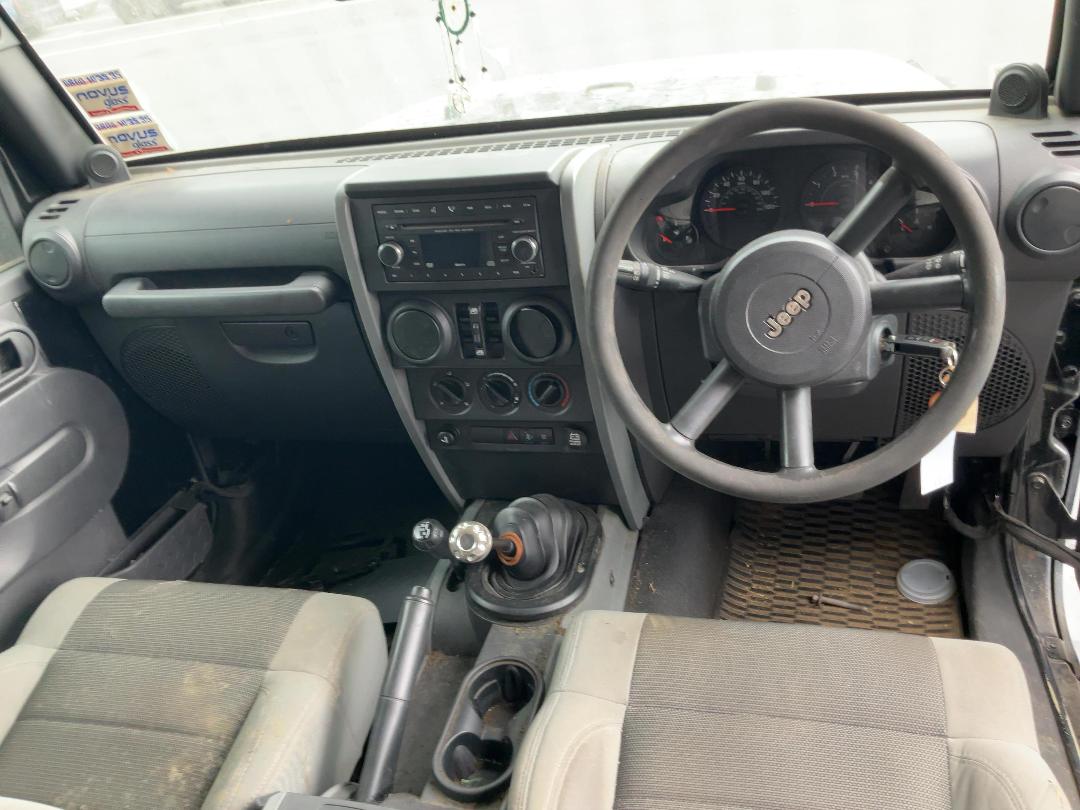 Photo '13' of Jeep Wrangler Sport