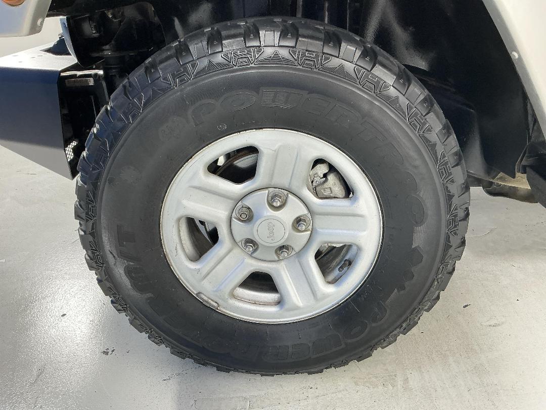 Photo '10' of Jeep Wrangler