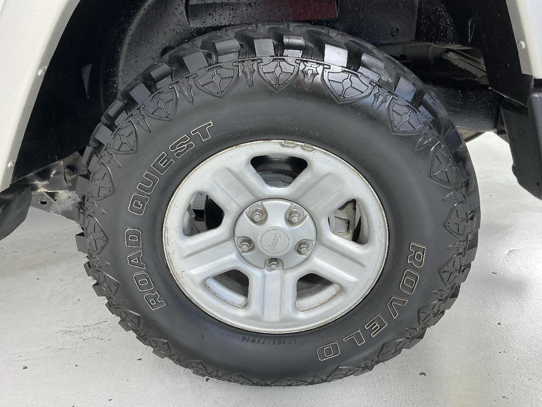 Photo '11' of Jeep Wrangler