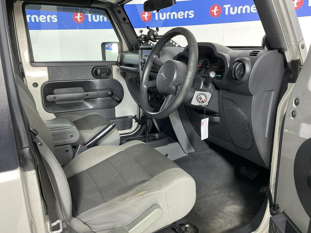 Photo '16' of Jeep Wrangler