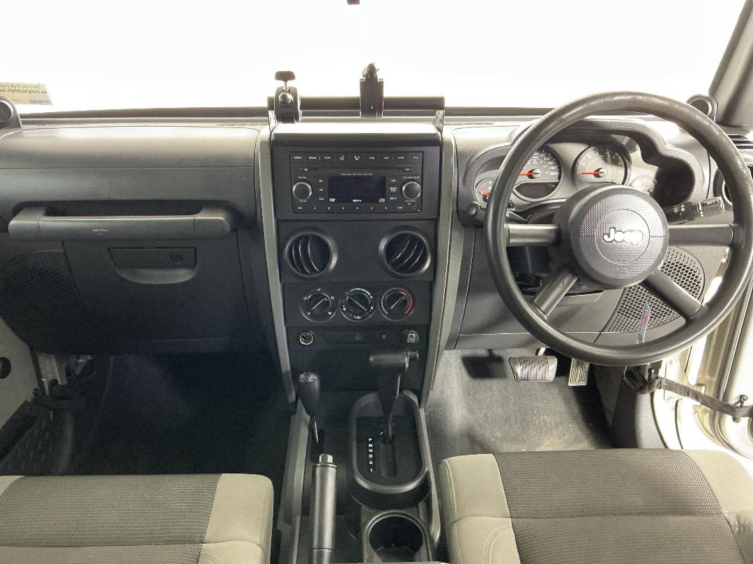 Photo '17' of Jeep Wrangler