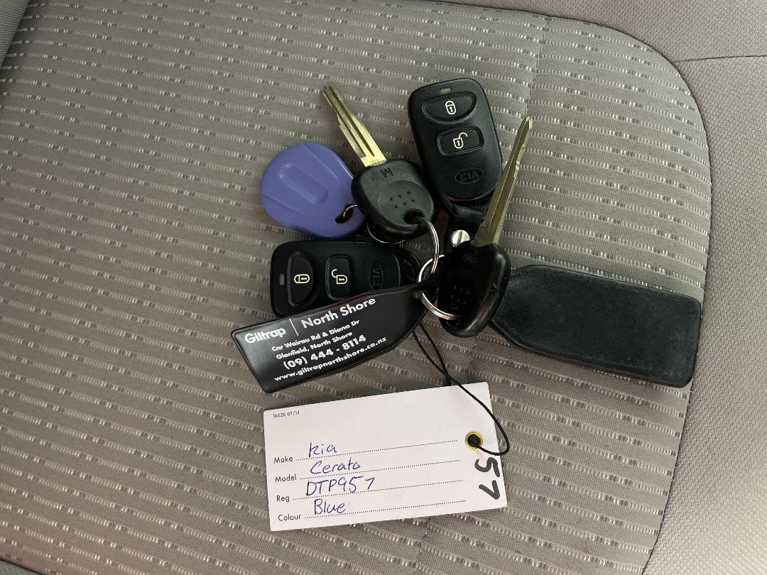 Photo '22' of KIA Cerato