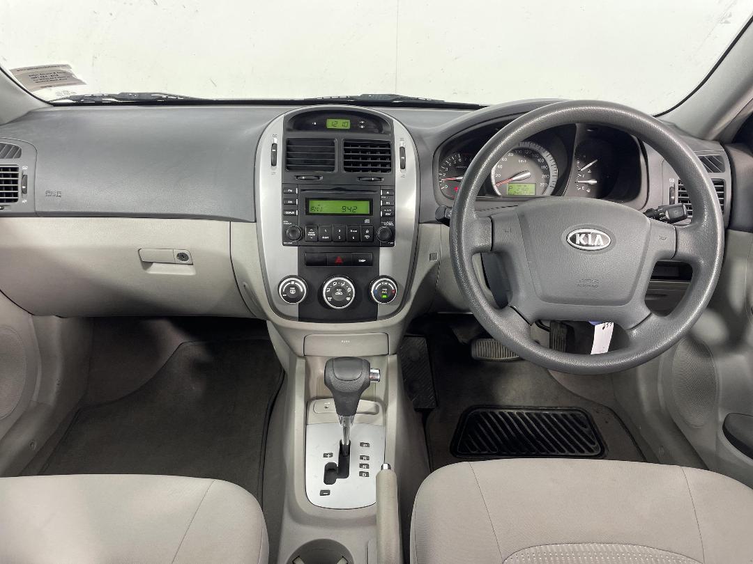 Photo '18' of KIA Cerato