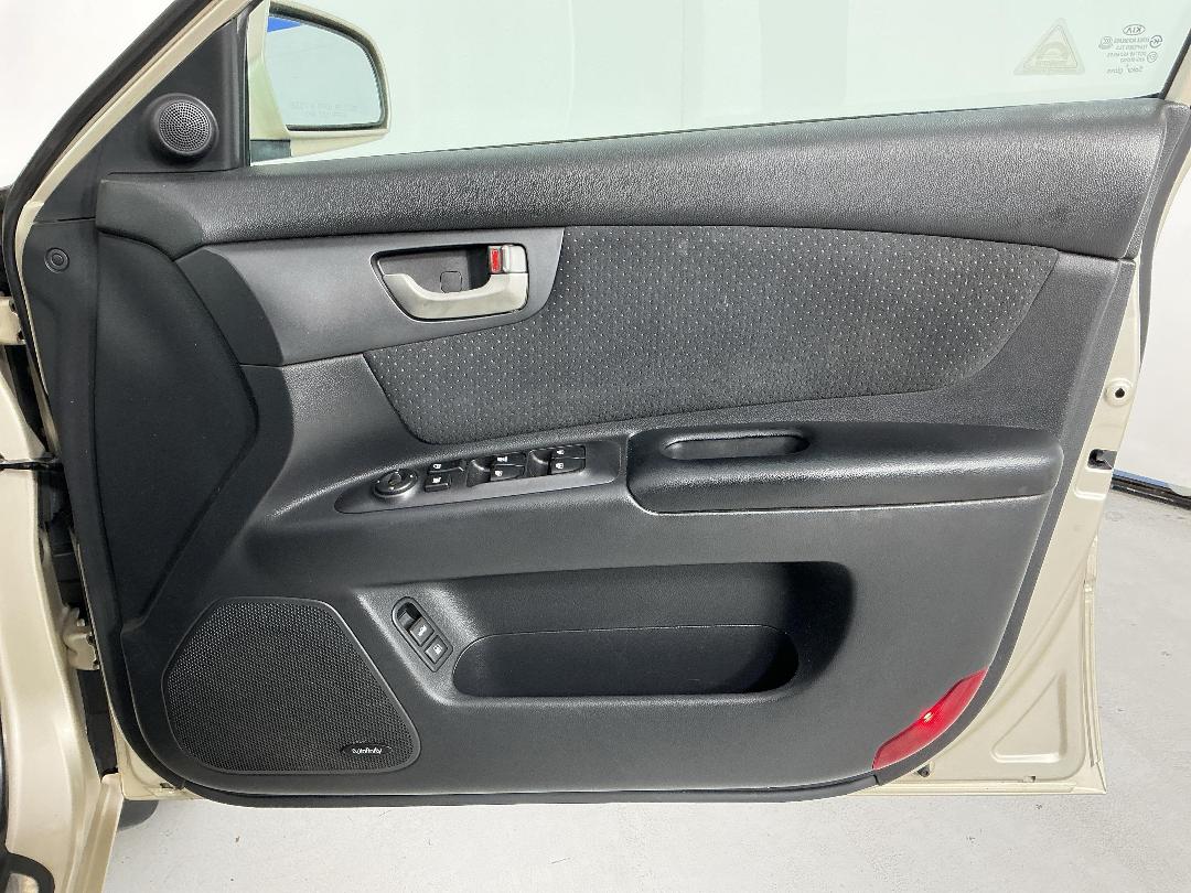 Photo '15' of KIA Magentis Photo '15' of KIA Magentis