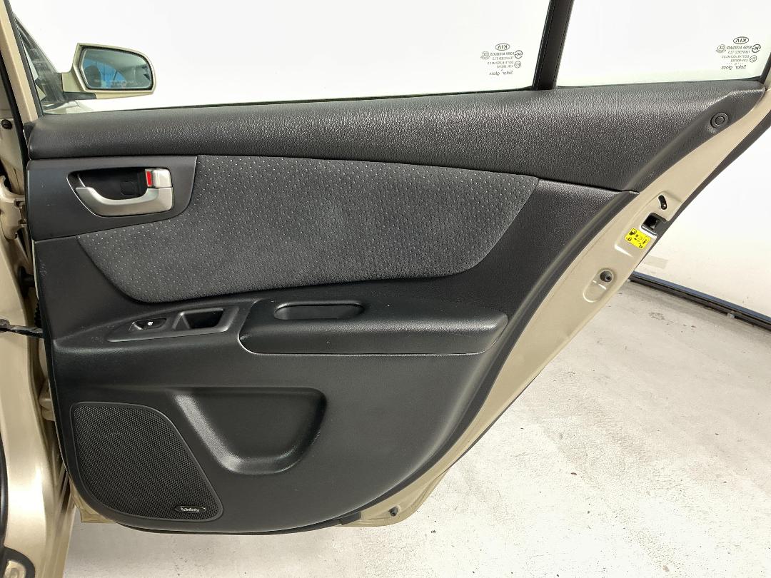 Photo '19' of KIA Magentis Photo '19' of KIA Magentis