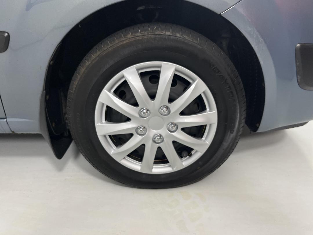 Photo '9' of KIA RIO Photo '9' of KIA RIO