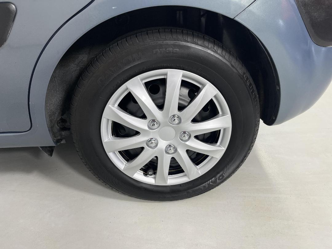 Photo '11' of KIA RIO Photo '11' of KIA RIO