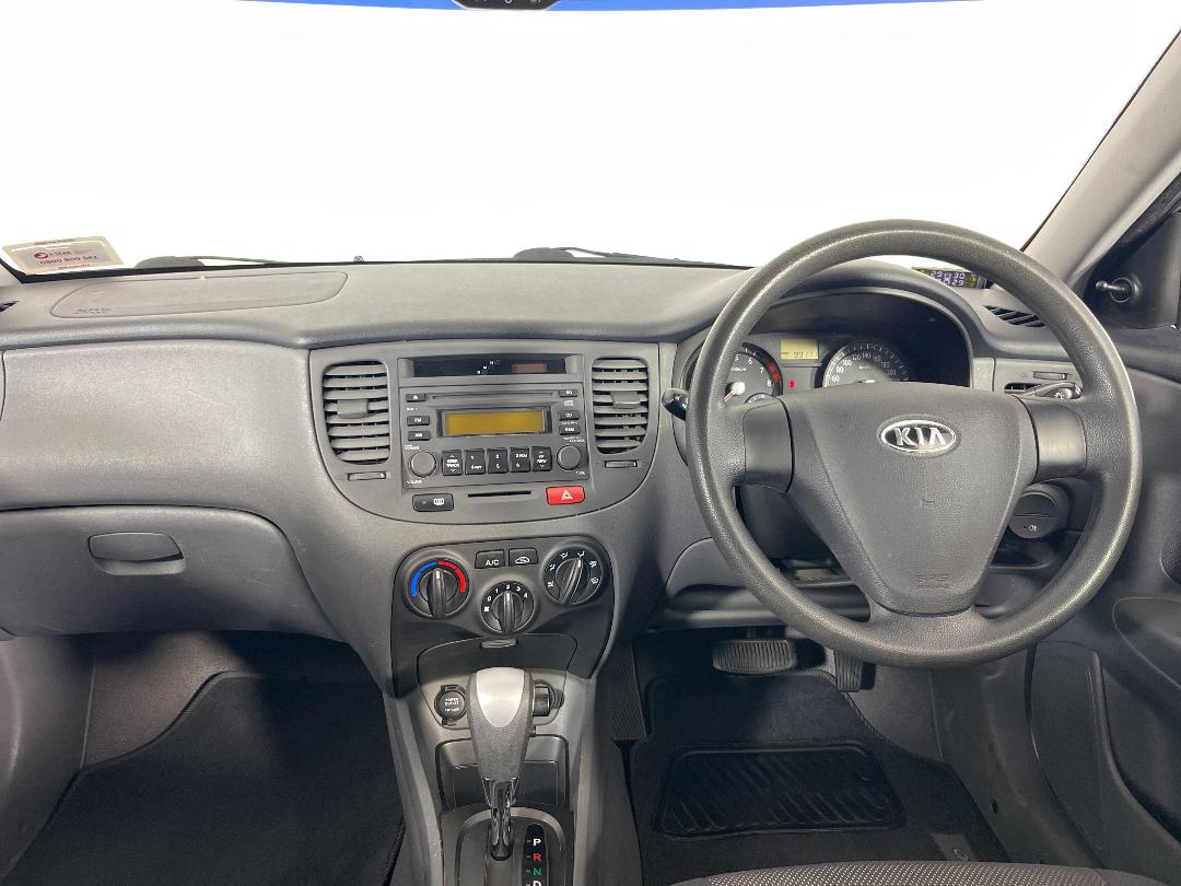 Photo '17' of KIA RIO Photo '17' of KIA RIO