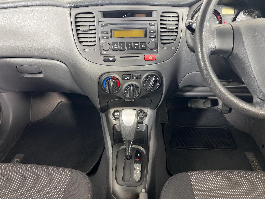 Photo '18' of KIA RIO Photo '18' of KIA RIO